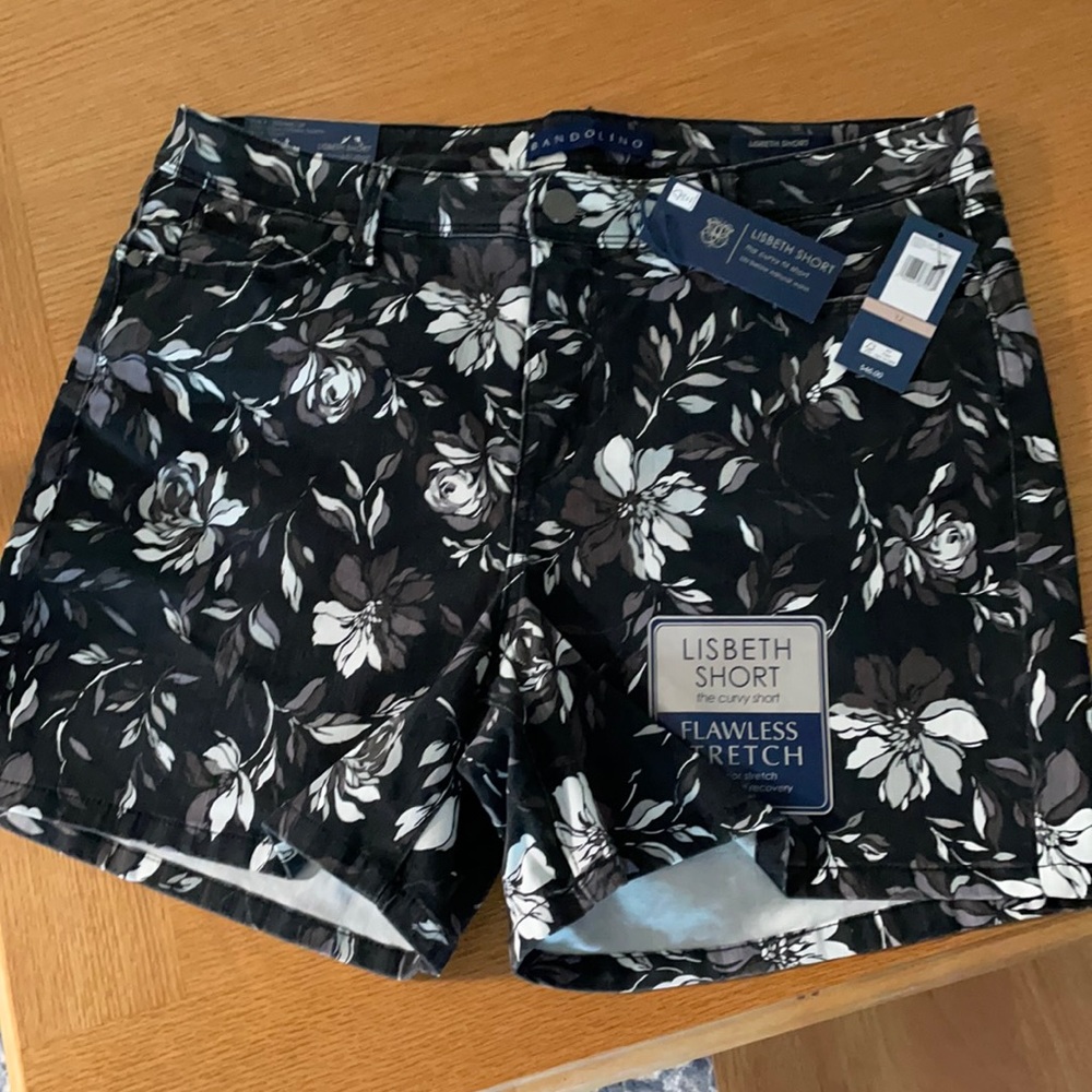 It’s time for shorts! NWT Bandolino Shorts